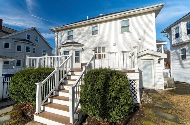 Building Photo - 1000 South St