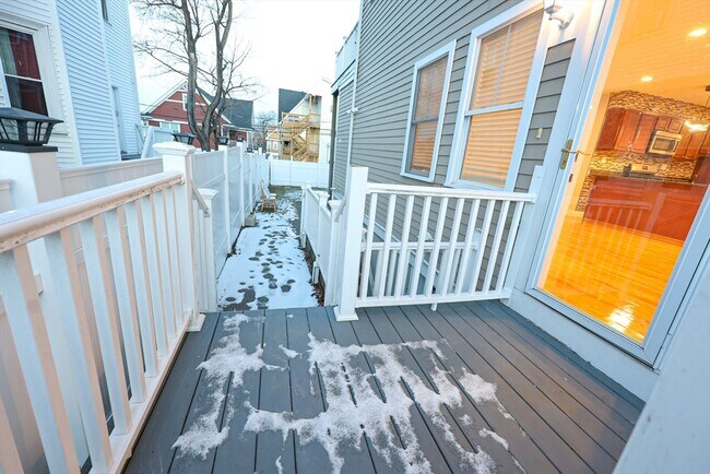 Building Photo - 35 Gleason St