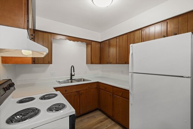 Building Photo - Isle of View Apartments