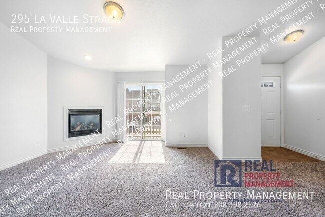 Building Photo - 295 La Valle Strada