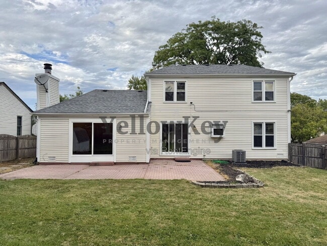 Building Photo - 728 Buffalo Cir