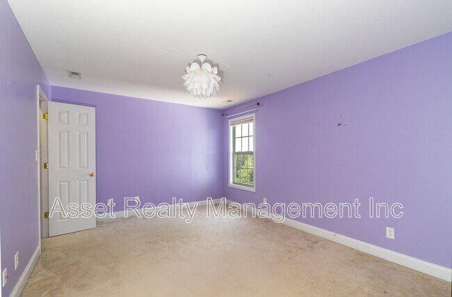 Building Photo - 8334 Bay Gardens Ln