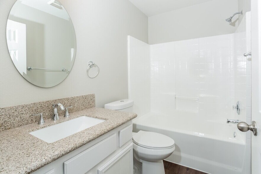 Building Photo - 4030 W Red Coach Ave