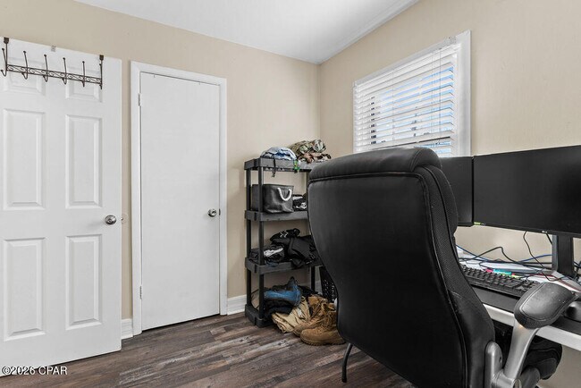 Building Photo - 808 Forestdale Ave