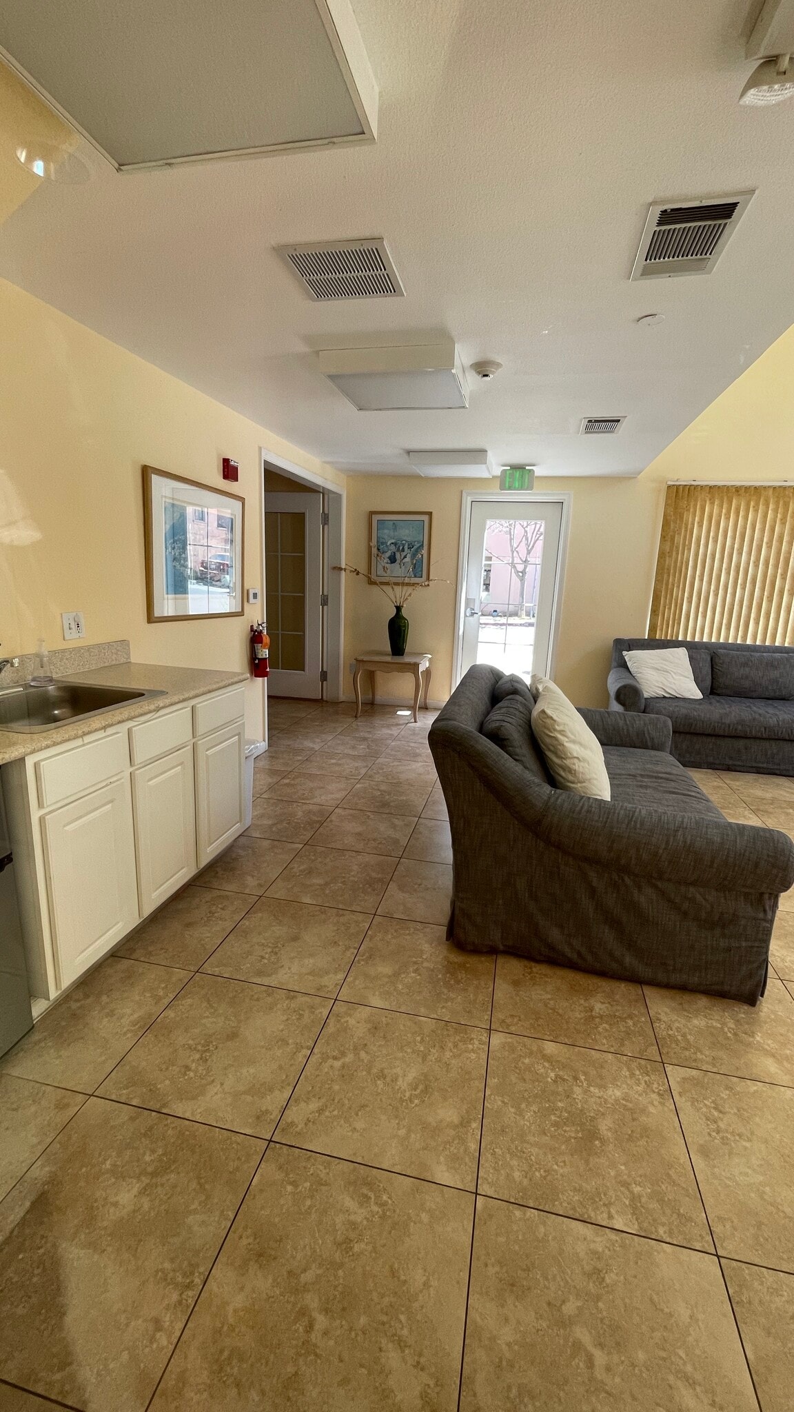 Building Photo - 2255 Showers Dr