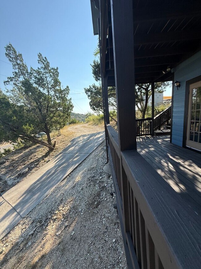 Building Photo - NEW ON MARKET (PRICE DROP!)