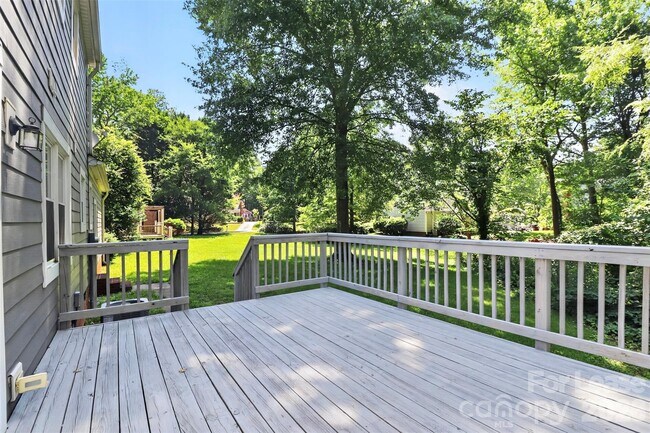 Building Photo - 4307 Saxonbury Way