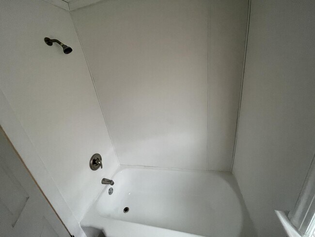 Building Photo - 1915 Auburn St