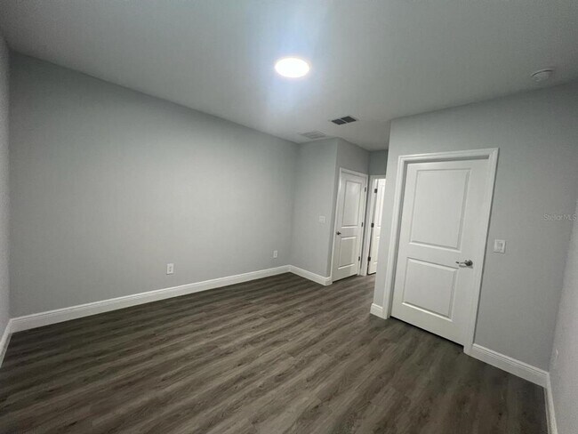 Building Photo - 519 Blackbird Ln