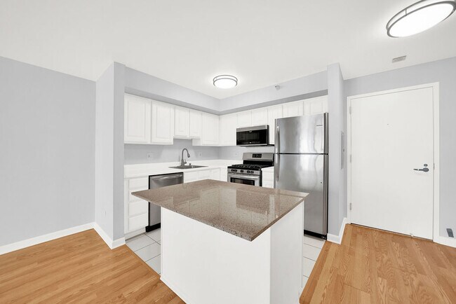 Building Photo - 545 N Dearborn St