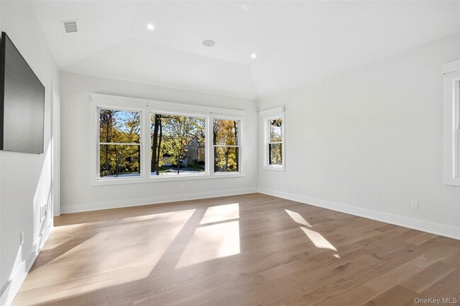 Building Photo - 65 Myrtle Blvd