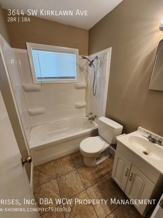 Building Photo - 3644 SW Kirklawn Ave