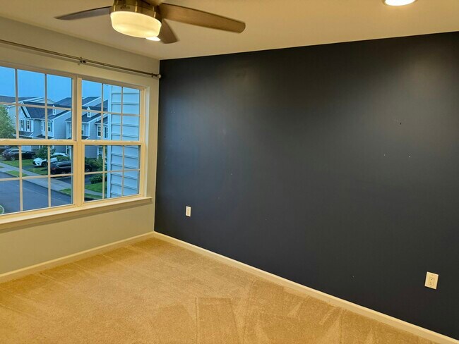 Building Photo - 47 Nelson Dr