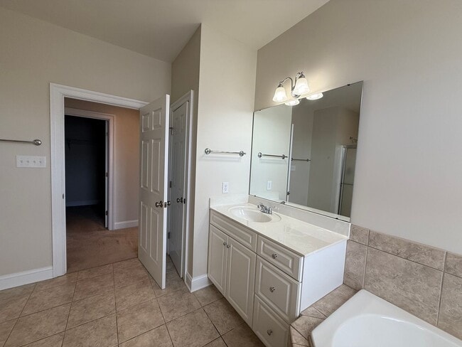 Building Photo - 1525 Old Trail Dr