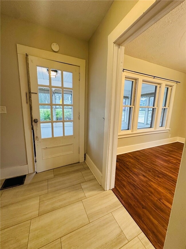 Building Photo - 511 S Lincoln Rd