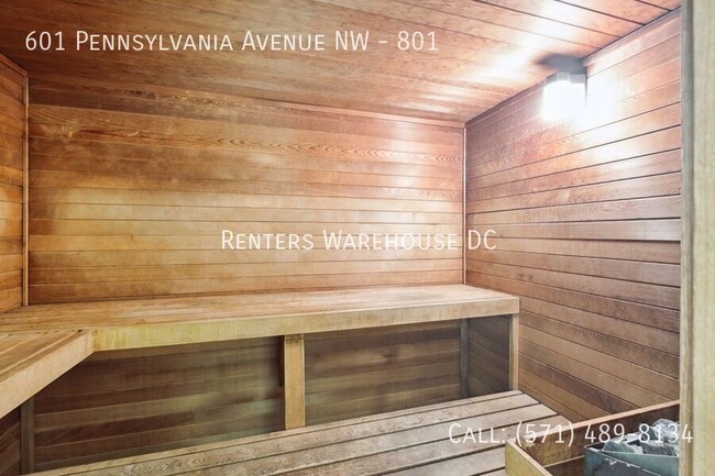 Building Photo - Stylish 8th-Floor Furnished Studio in Penn...