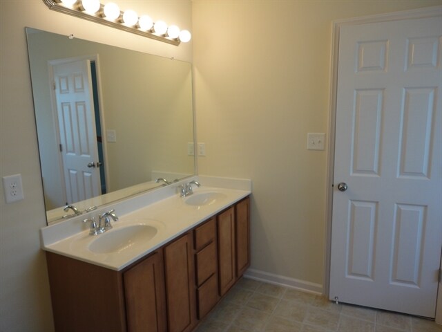 Building Photo - 2825 Tulip Poplar Cir
