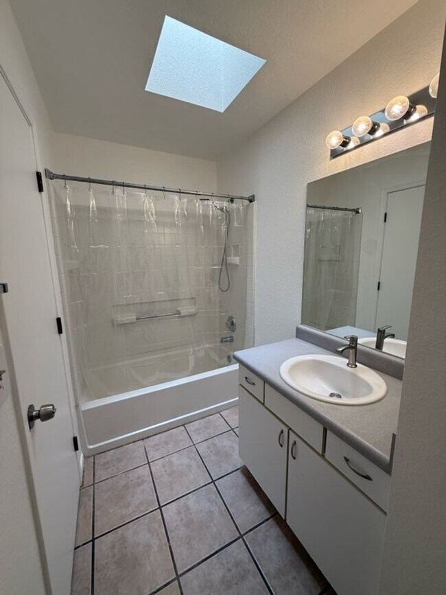 Building Photo - Charming three bedroom - two bathroom GREA...