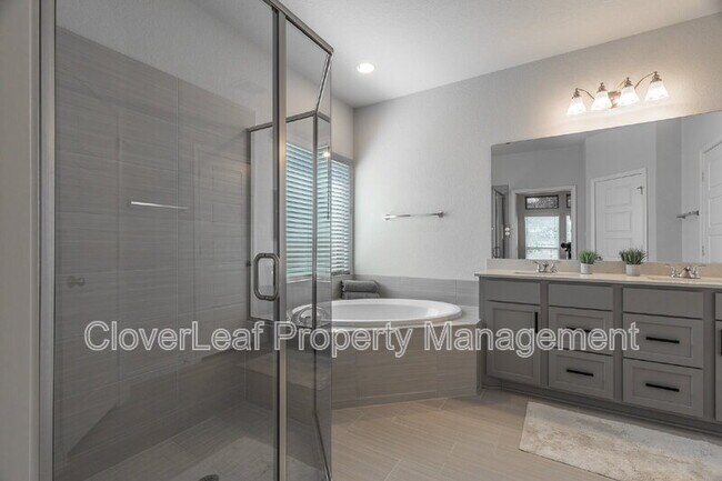 Building Photo - 1149 Cadogan Squire