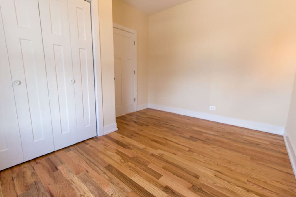 Building Photo - 909 W Cornelia Ave