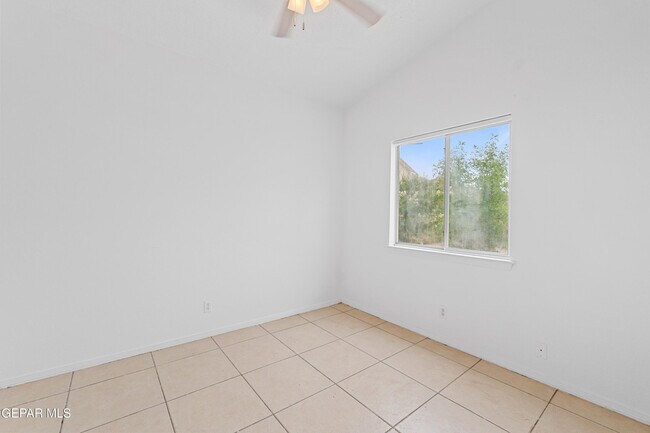 Building Photo - 12290 Tierra Bella Dr