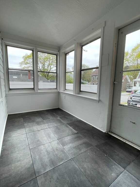 Building Photo - 25 Cain Ave