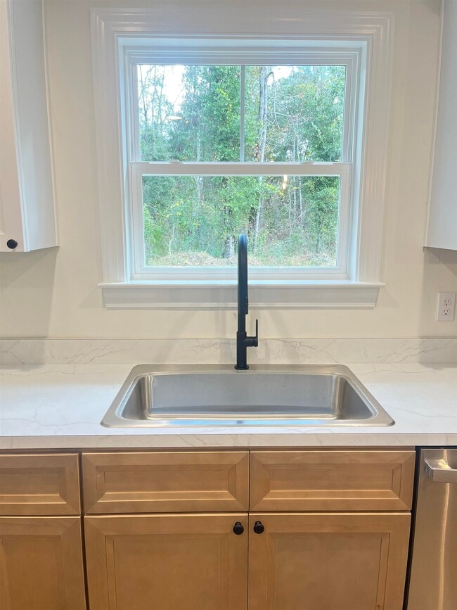 Building Photo - 31 Klickitat Dr