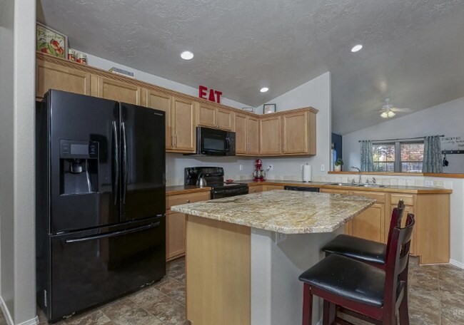 Building Photo - 3 Bedroom, 2 Bath Single Level home in Meridian!