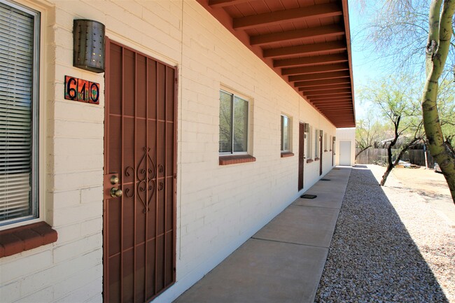 Front of Building - 610 E Drachman St