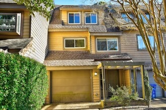 Building Photo - FOR RENT -  AEIRES ON THE BAY!