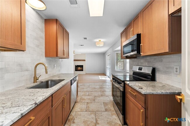 Building Photo - 1808 Moonlight Dr