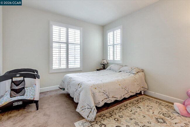 Building Photo - 582 Mandevilla Dr