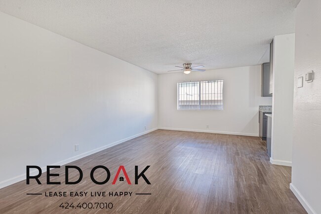 Building Photo - 7915 Vineland Ave