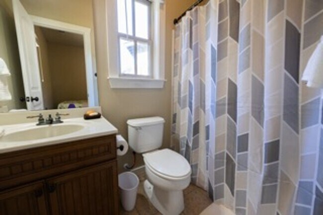 Building Photo - 101 West Ln