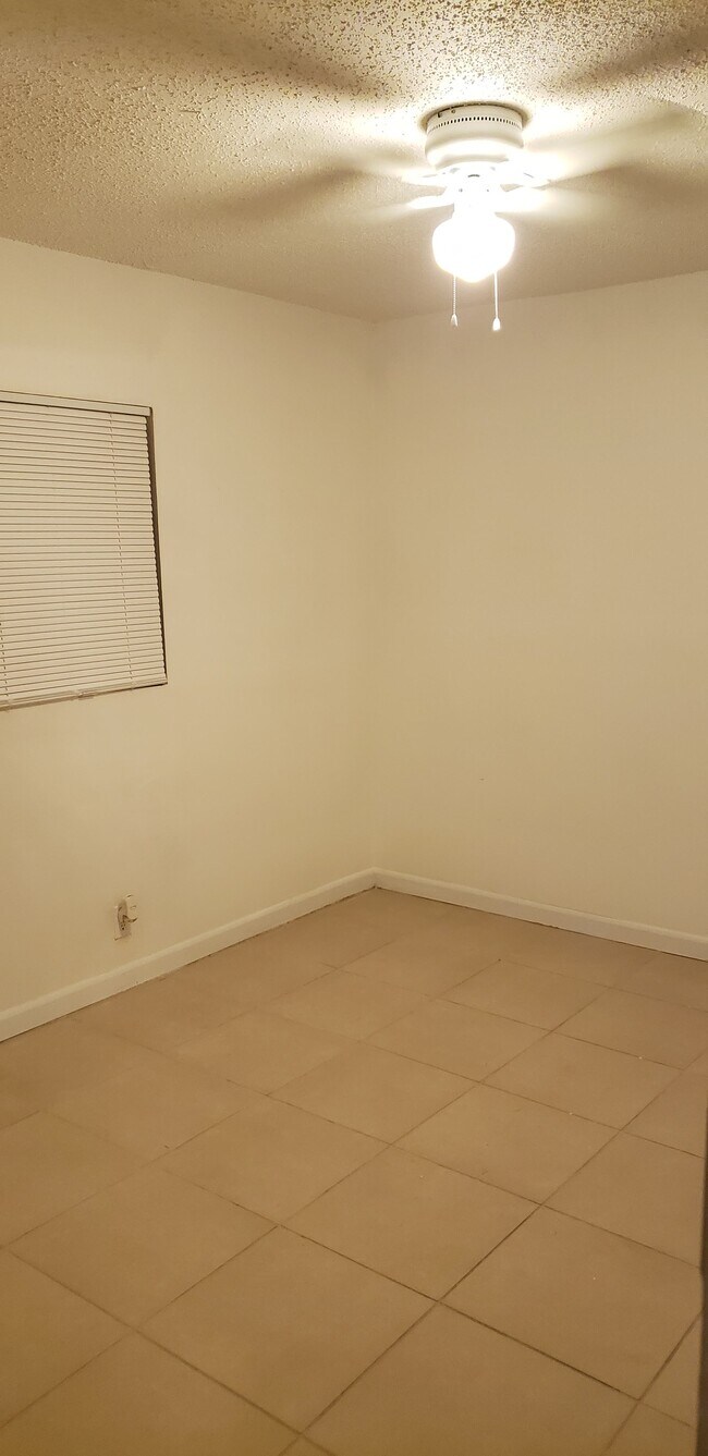 Building Photo - 5704 NW 28th St