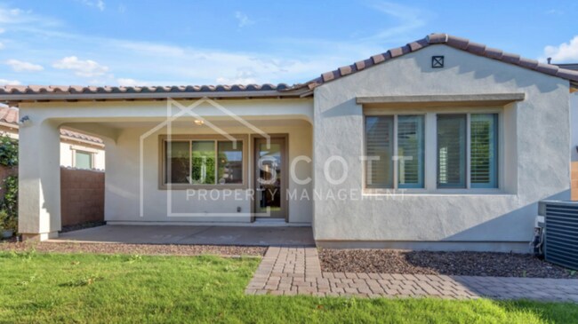 Building Photo - Modern 4-Bedroom Home with Upgraded Kitche...