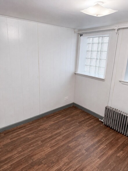 Building Photo - 4328 W Cermak Rd