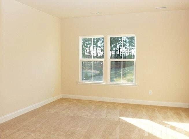 Building Photo - Room in Townhome on Suffield Way