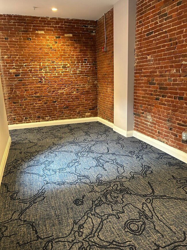 Building Photo - Welcome to Urban Elegance in the Heart of Historic Old City, Philadelphia