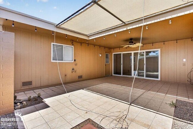 Building Photo - Spacious 2Bdm 2Ba Sun City Home with Vaulted Ceilings, Private Covered Patio & Garage! 55+ Community
