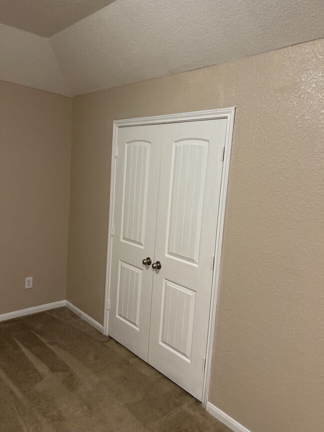 Building Photo - 26903 Glacier Creek Dr