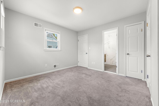 Building Photo - 15 Twain Ct