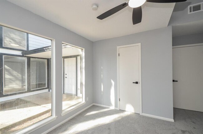 Building Photo - 48 Artesia