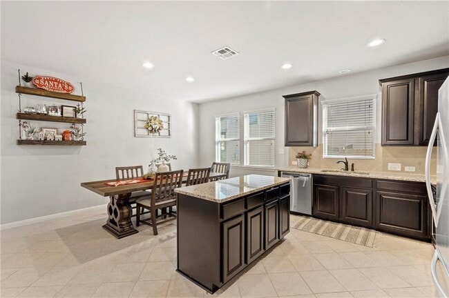 Building Photo - 504 Cinnamon Teal Ln