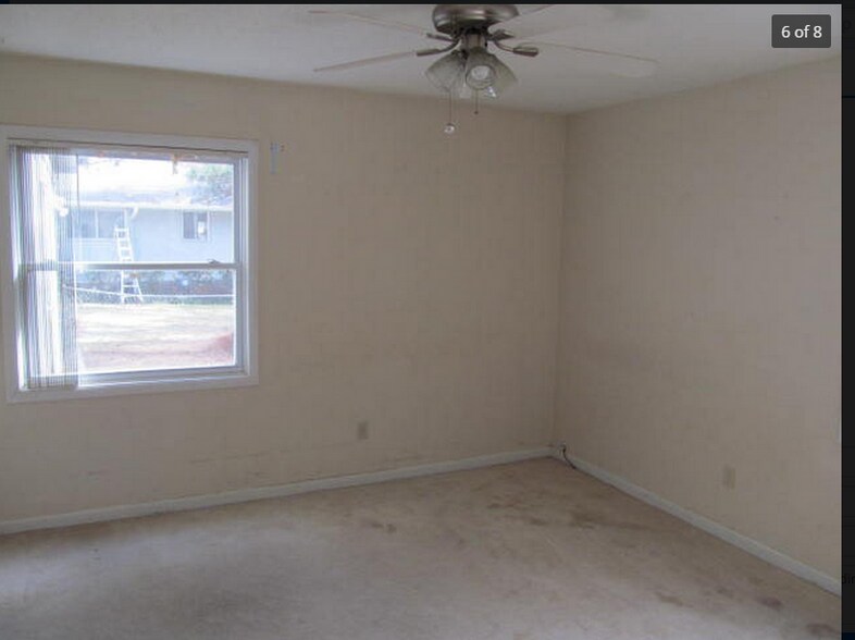 Building Photo - 665 S Alton Way