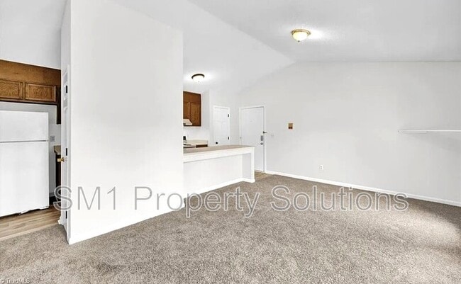 Building Photo - 2328 W Vandalia Rd