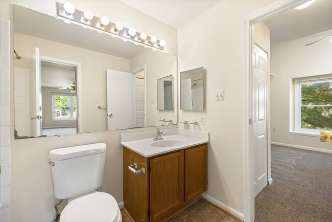 Building Photo - 7511 Belle Grae Dr