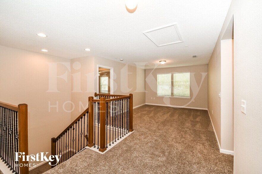 Building Photo - 342 Auburn Oaks Rd E