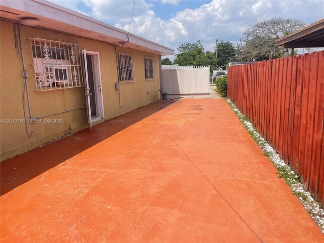 Building Photo - 4115 SW 108th Ave