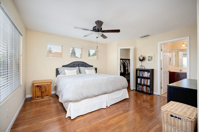 Building Photo - 213 Pacific Oak Ct